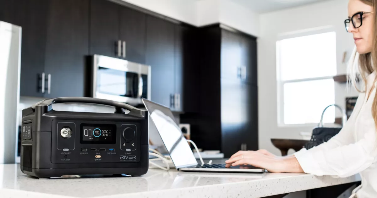 Зарядні станції та повербанки: як не залишитися без енергії?